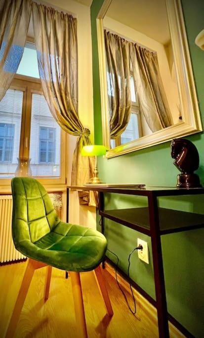 Elegant In Apartment *
