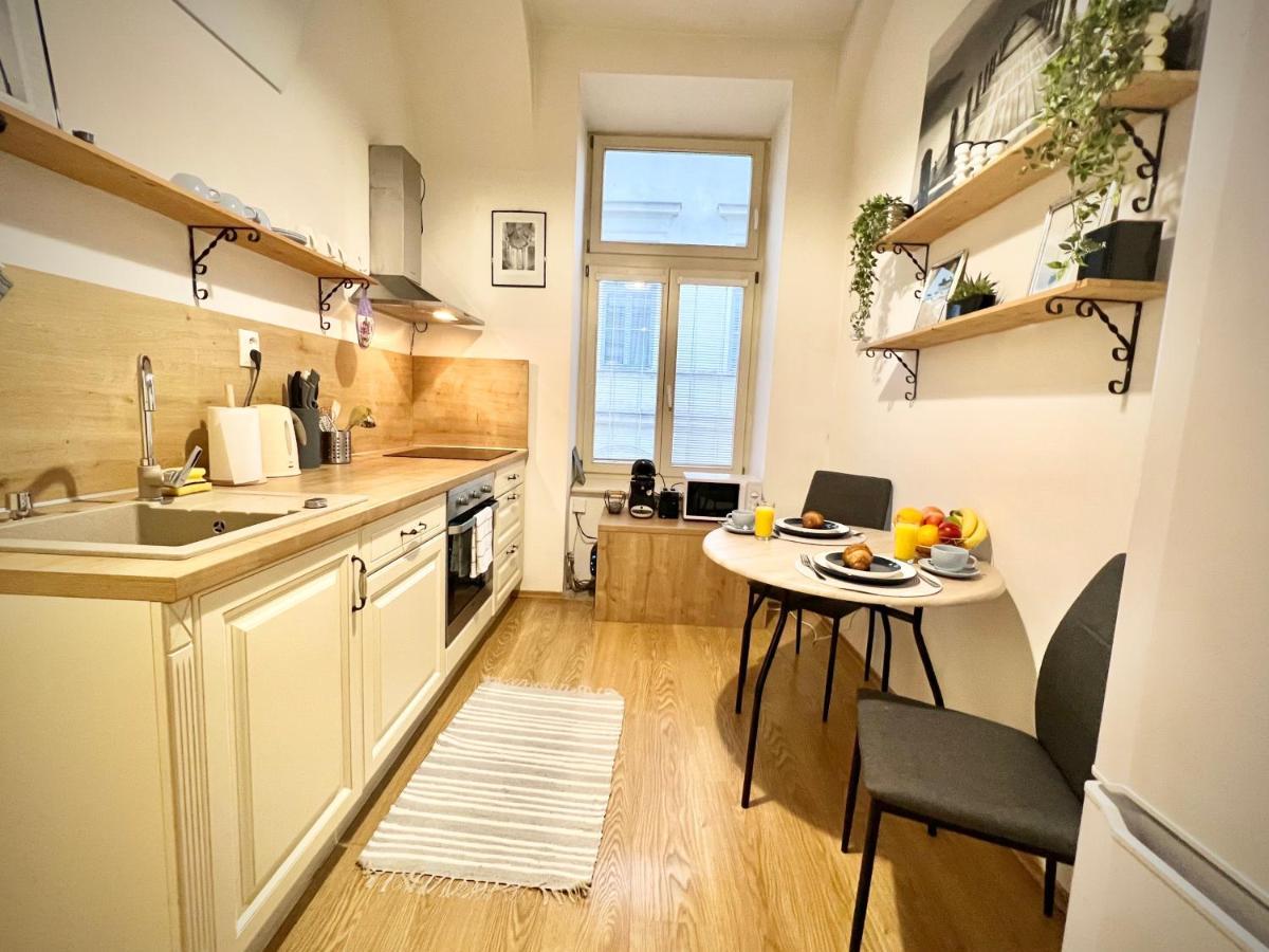 Apartment Elegant In *